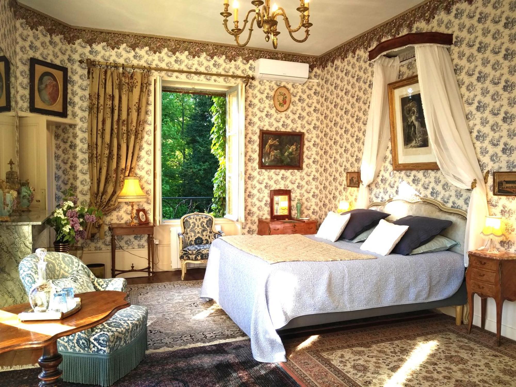 Chateau De La Vernede, La Grande Vernede Saint-Remy-de-Chargnat ภายนอก รูปภาพ